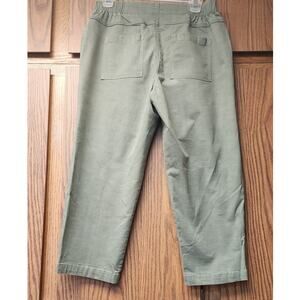 Christopher & Banks Green Relaxed Fit, Wide Leg Capri pants Wonen's Size 6